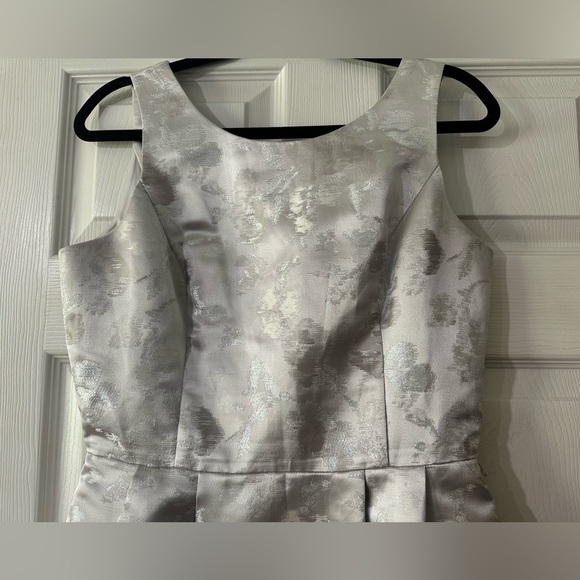 White House Black Market Satin Fit and Flare Dress Size 6 - Picture 2 of 4